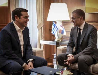 Συνάντηση του Αλέξη Τσίπρα με τον αναπληρωτή πρωθυπουργό της Σερβίας - Η φωτογραφία που ανέβασε στο twitter